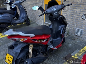 Kymco Super8 rood