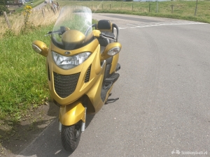 Kymco grand dink mooi goud kleur 