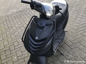 Piaggio Zip matzwart