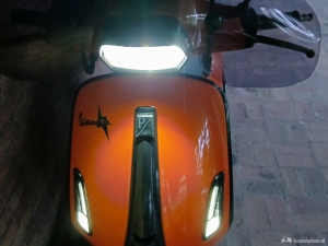 Vespa Sprint S oranje