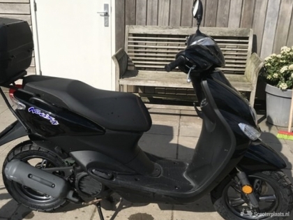 Yamaha NeoS zwart