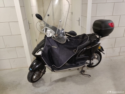 Piaggio Fly zwart