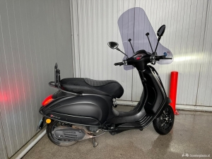 Vespa Sprint zwart