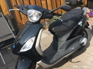 Piaggio Fly zwart