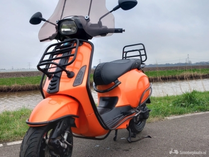 Vespa Sprint oranje