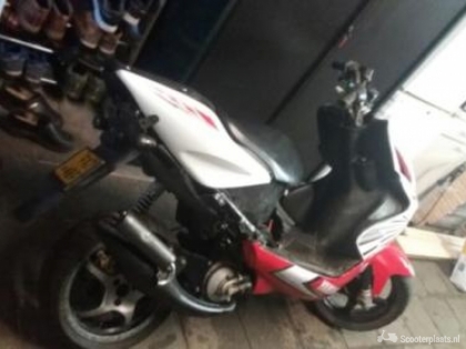 Yamaha Aerox wit