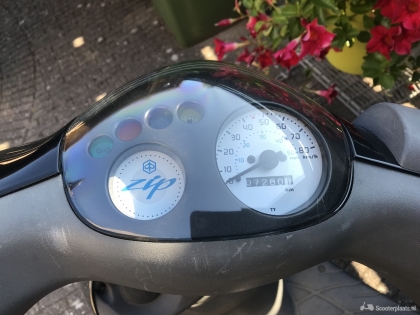 Piaggio Zip zwart