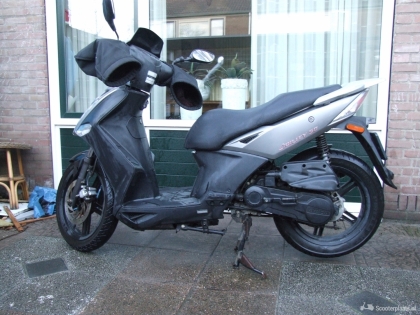 Kymco Agility grijs