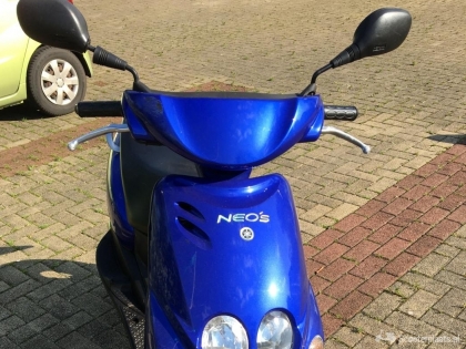 Yamaha NeoS blauw
