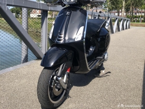 Vespa Sprint zwart