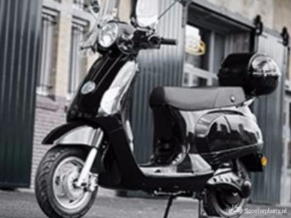 Emco Novantic (Vespa) 2x 28ah accu (70km bereik)