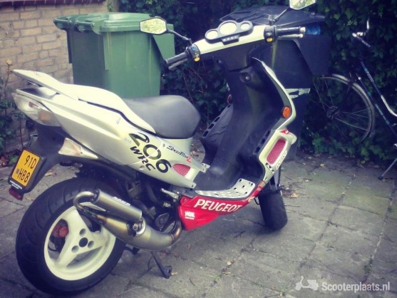 TE KOOP !!! speedfight 2 (45cc) . - Scooterplaats