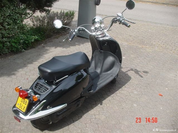 Stoere Ebretti 518 te koop - Scooterplaats
