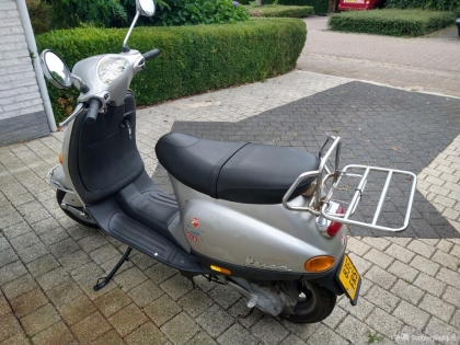 Vespa Sprint zilver