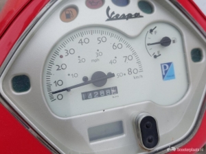 Vespa LX 50 rood