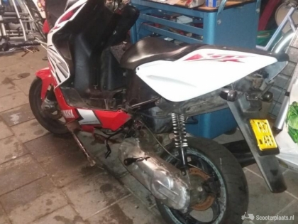 Yamaha Aerox wit
