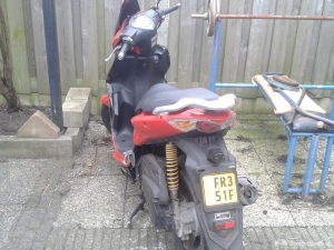 Kymco super 8 rood-zwart