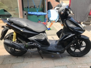 Kymco super 8 met diverse nieuwe delen 