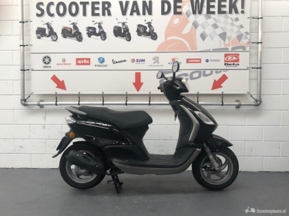 Piaggio Fly zwart