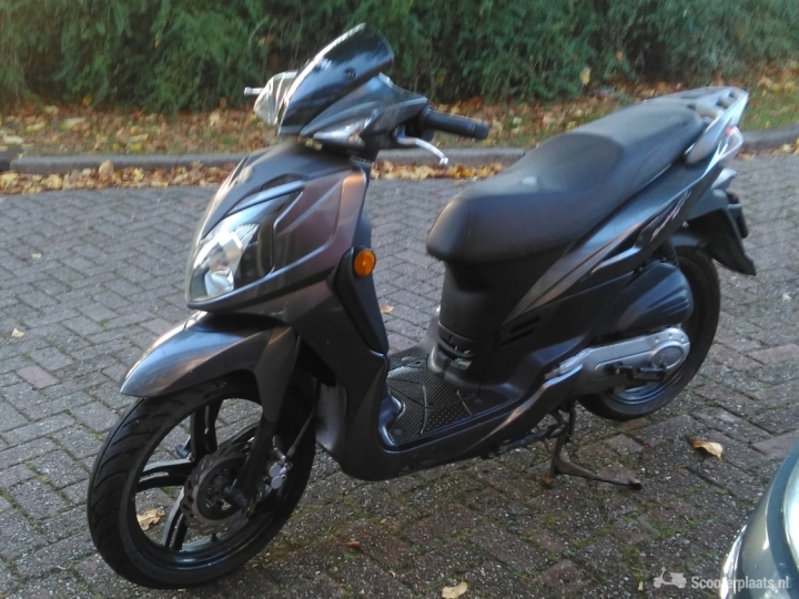 Antraciet Grijs Symphony 45 km - Scooterplaats