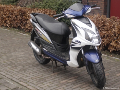 Sym Jet 4, met slot, helm en gr beurt in dec 2016 - Scooterplaats