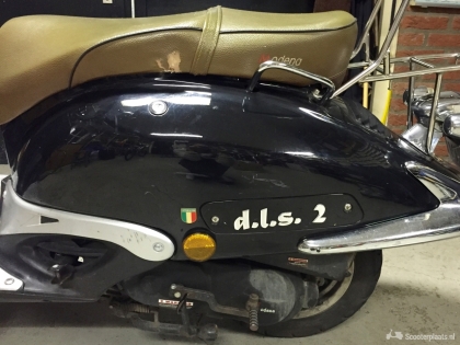 Retro scooter zwart