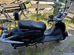 Agm scooter