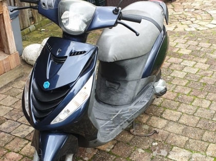 Piaggio Zip blauw