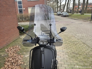 Vespa Sprint matzwart