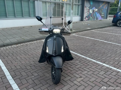 Vespa Sprint Notte 2020 in perfecte staat