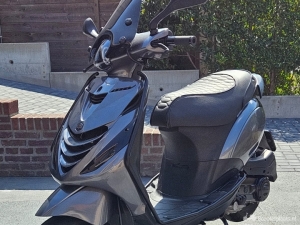 Piaggio Zip 3v E5 full option 4t, okt2022 2100km