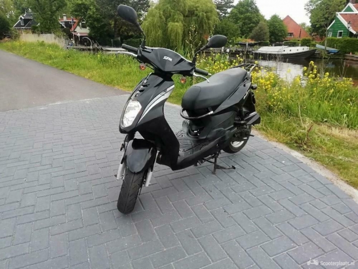 TOPPER: Sym orbit 2011, 45km, slechts 14.437 km - Scooterplaats