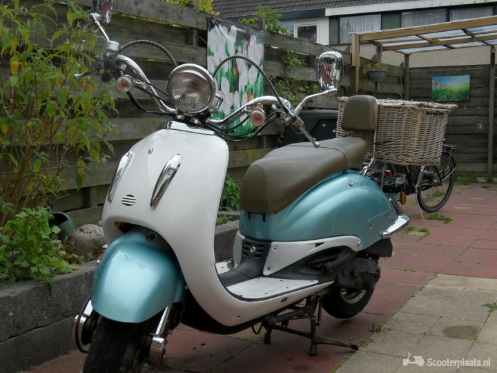 Retro scooter 25km. - Scooterplaats
