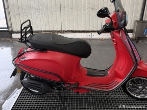 Vespa Primavera rood