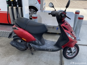 Piaggio Zip rood