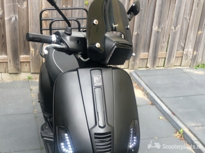Vespa S matzwart
