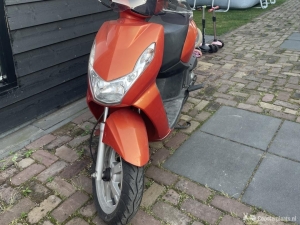 Peugeot Kisbee oranje