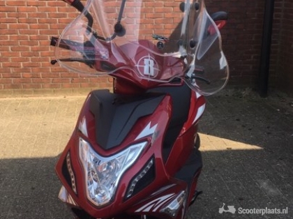 Scooter AGM R8 nieuw