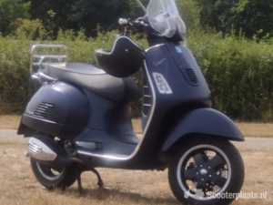 Nette Vespa gts 300 blauw 