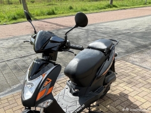 Kymco Agility zwart