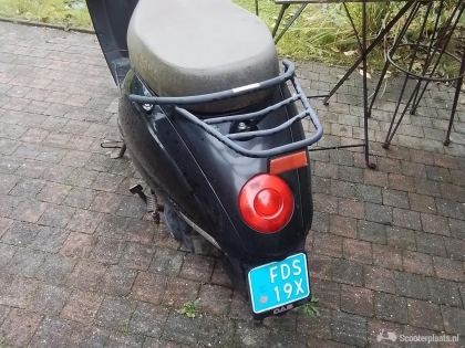 Retro scooter zwart