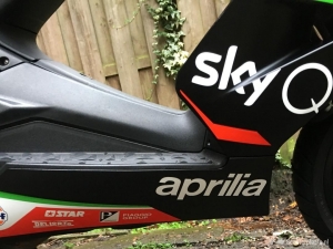 Aprilia SR Street matzwart