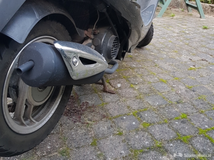 Maître-cylindre Avant D'occasion Pour Peugeot V-Clic 50 (2007-2013) - Pièce Scooter Avec Levier Cassé