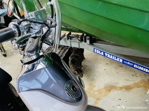 Retro scooter beige