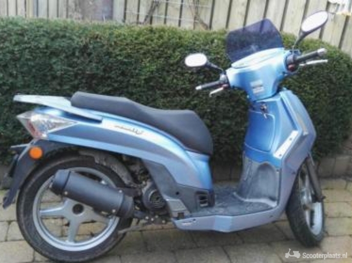 Kymco People S - Scooterplaats