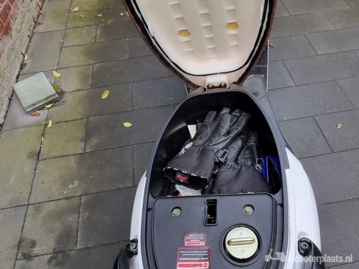 Retro scooter wit