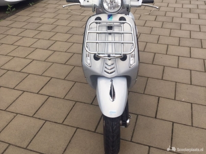 Vespa Si zilver