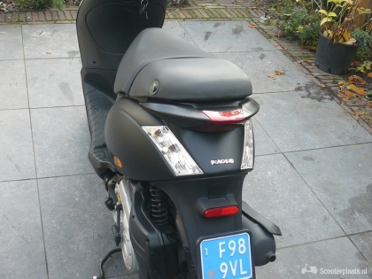 Piaggio Zip matzwart