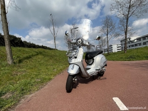 Vespa Primavera Full option