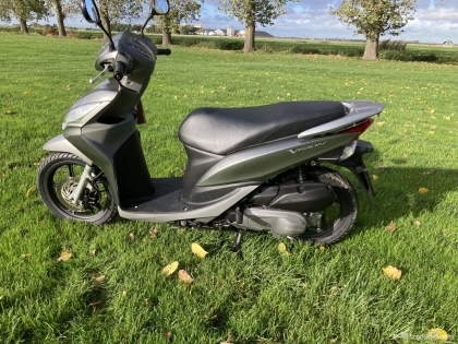 Honda Vision 110 motorscooter